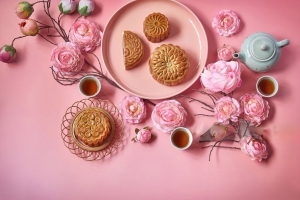 中秋节福利品：月饼礼盒、坚果礼盒、有机食品礼盒与粮油米面组合