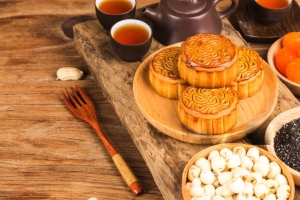 中秋员工发什么福利？从传统到定制的温暖答案