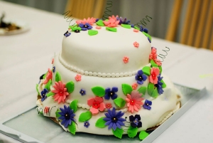 蛋糕蛋糕店网站：一站式定制蛋糕服务，赋能企业福利与员工生日关怀