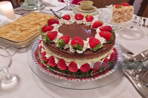 鸿礼蛋糕卡：企业员工生日福利的暖心之选